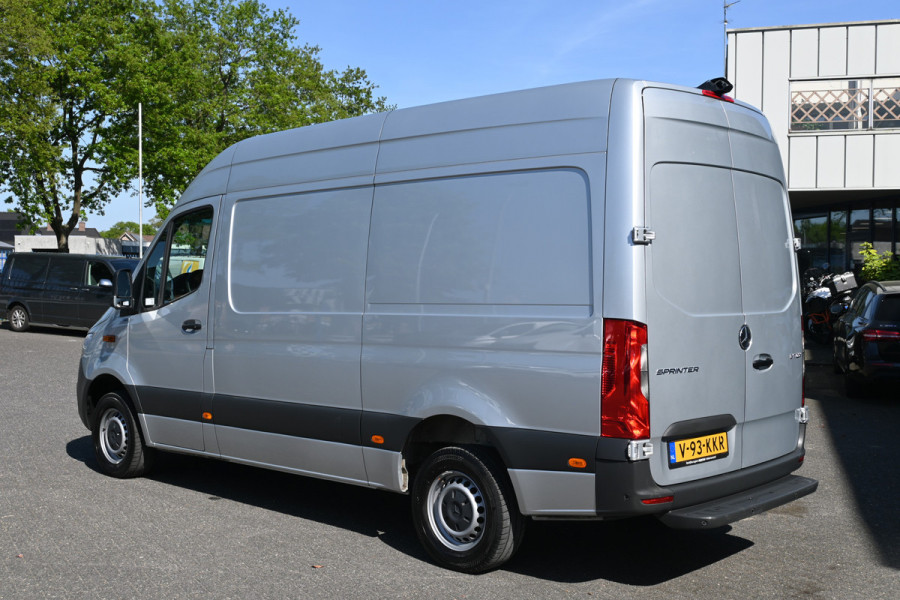 Mercedes-Benz Sprinter 317 CDI L2H2 RWD MBUX met 360 graden camera en parkeersensoren, Geveerde stoel, Etc.