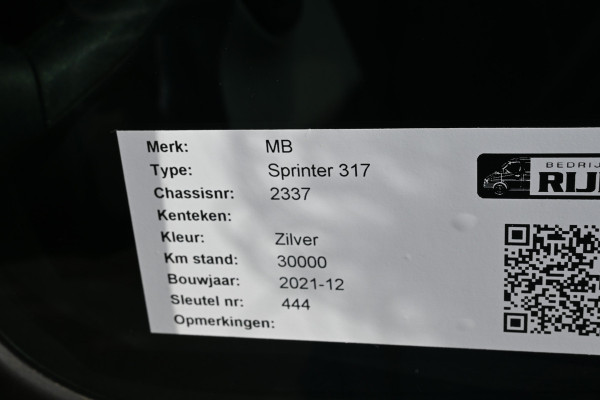 Mercedes-Benz Sprinter 317 CDI L2H2 RWD MBUX met 360 graden camera en parkeersensoren, Geveerde stoel, Etc.