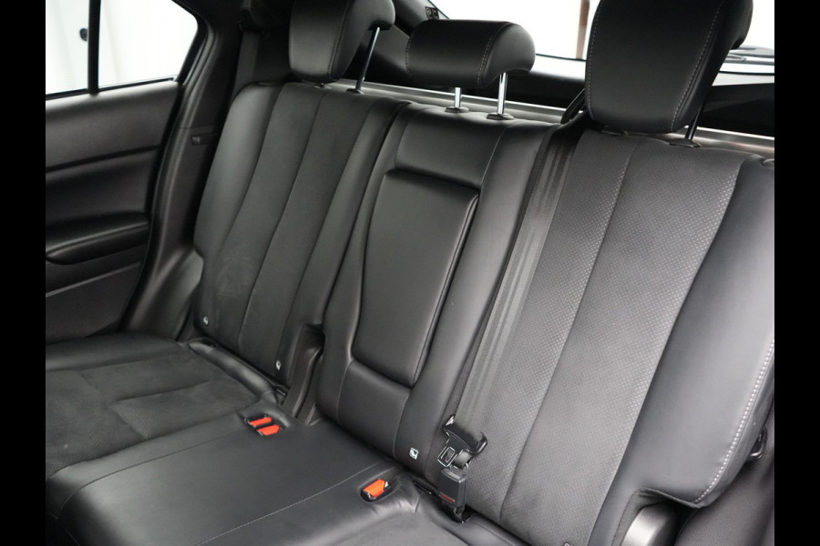 Mitsubishi Eclipse Cross 2.4 Business Intense+ Plug In Hybrid Dealer O.H. PHEV | Alcantara Sportstoelen Verwarmd | Adaptive Cruise | Navigatie | 360 Camera | Apple Carplay | Stoel & Stuurverwarming | DAB |