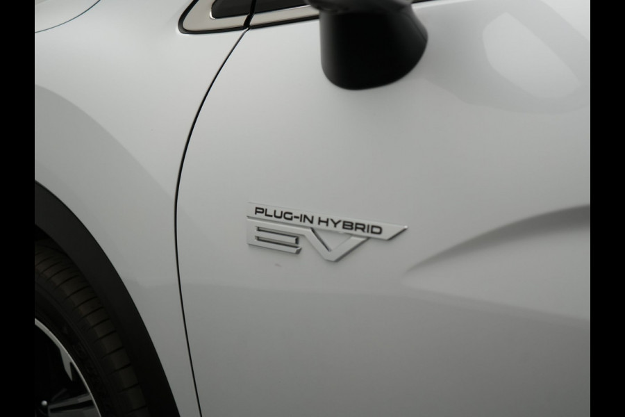 Mitsubishi Eclipse Cross 2.4 Business Intense+ Plug In Hybrid Dealer O.H. PHEV | Alcantara Sportstoelen Verwarmd | Adaptive Cruise | Navigatie | 360 Camera | Apple Carplay | Stoel & Stuurverwarming | DAB |