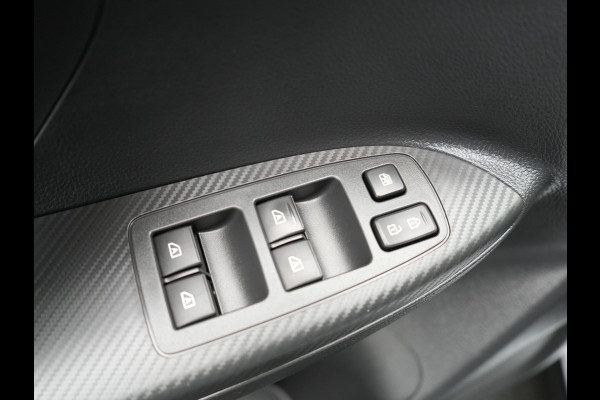 Mitsubishi Eclipse Cross 2.4 Business Intense+ Plug In Hybrid Dealer O.H. PHEV | Alcantara Sportstoelen Verwarmd | Adaptive Cruise | Navigatie | 360 Camera | Apple Carplay | Stoel & Stuurverwarming | DAB |