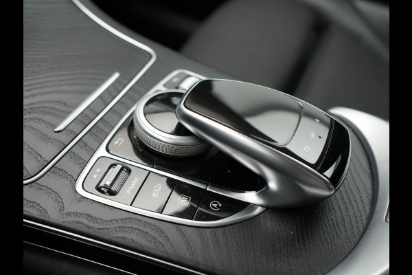 Mercedes-Benz GLC 250 4MATIC Prestige AMG | Luchtvering | Adaptive Cruise | Navigatie | 360 Camera | Half Lederen Sportstoelen Verwarmd |  19'' Licht Metaal |