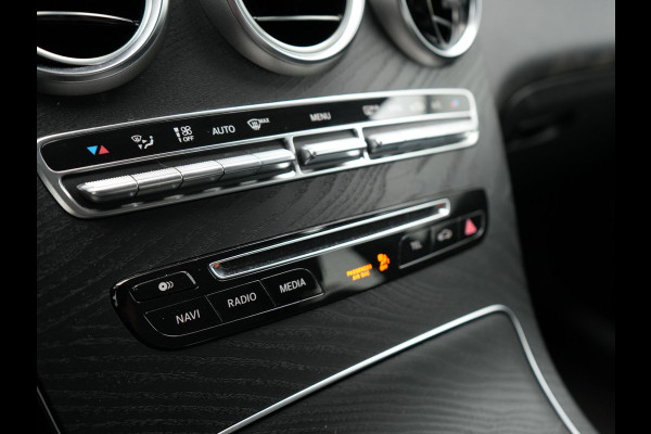Mercedes-Benz GLC 250 4MATIC Prestige AMG | Luchtvering | Adaptive Cruise | Navigatie | 360 Camera | Half Lederen Sportstoelen Verwarmd |  19'' Licht Metaal |
