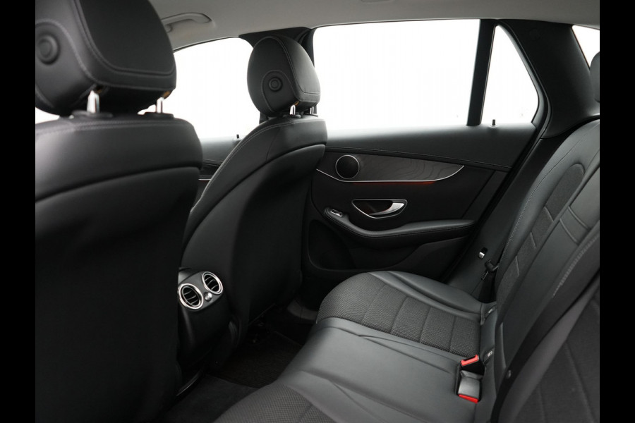 Mercedes-Benz GLC 250 4MATIC Prestige AMG | Luchtvering | Adaptive Cruise | Navigatie | 360 Camera | Half Lederen Sportstoelen Verwarmd |  19'' Licht Metaal |