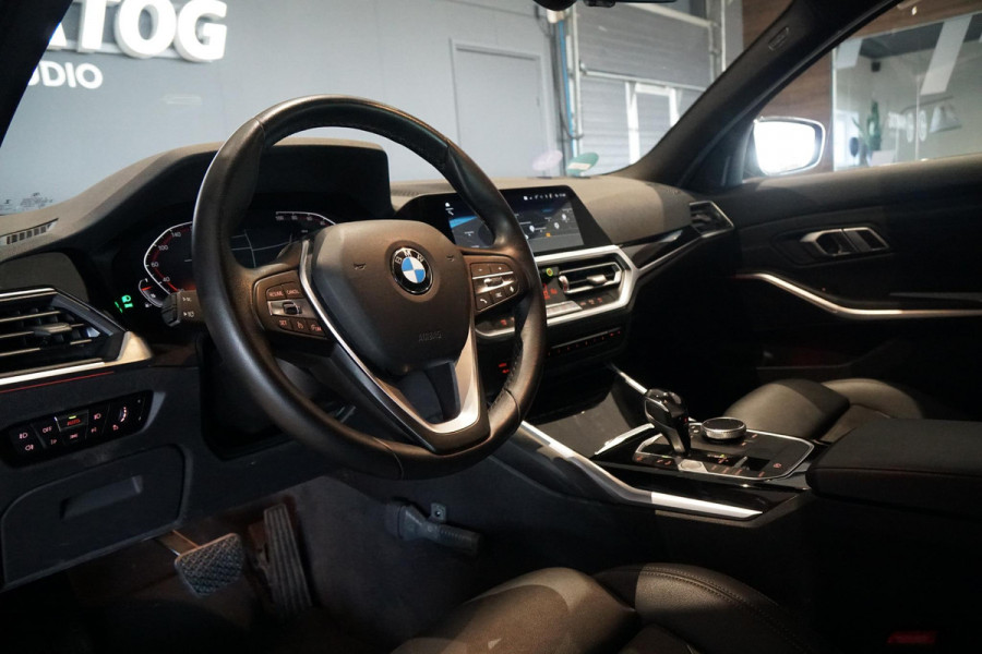 BMW 3 Serie Touring 318i High Executive *INCL. BTW* + HEAD-UP / SPORTSTOEL
