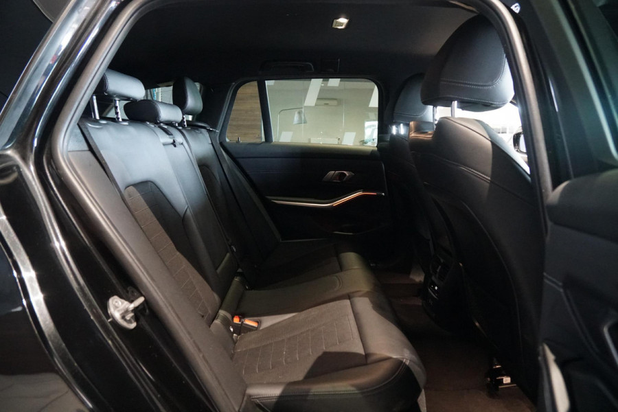BMW 3 Serie Touring 318i High Executive *INCL. BTW* + HEAD-UP / SPORTSTOEL