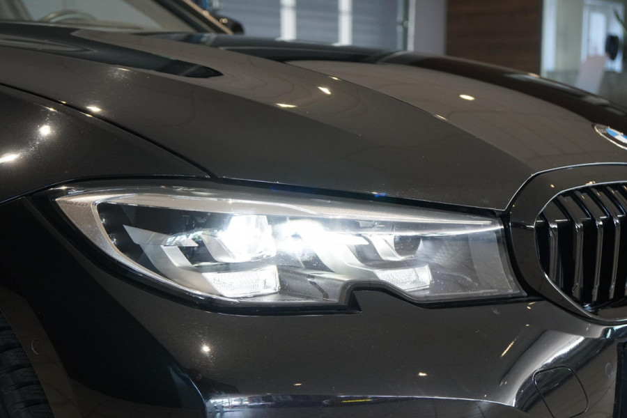 BMW 3 Serie Touring 318i High Executive *INCL. BTW* + HEAD-UP / SPORTSTOEL