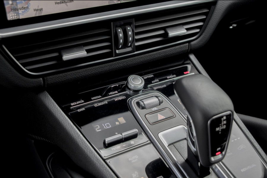 Porsche Cayenne Coupé 3.0 E-Hybrid | Pano| Luchtv. | Trekhaak | Memory | Sport Chrono
