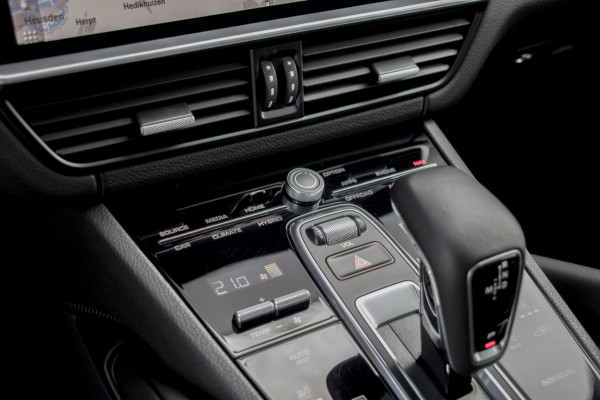 Porsche Cayenne Coupé 3.0 E-Hybrid | Pano| Luchtv. | Trekhaak | Memory | Sport Chrono