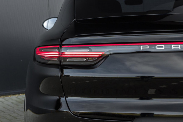 Porsche Cayenne Coupé 3.0 E-Hybrid | Pano| Luchtv. | Trekhaak | Memory | Sport Chrono