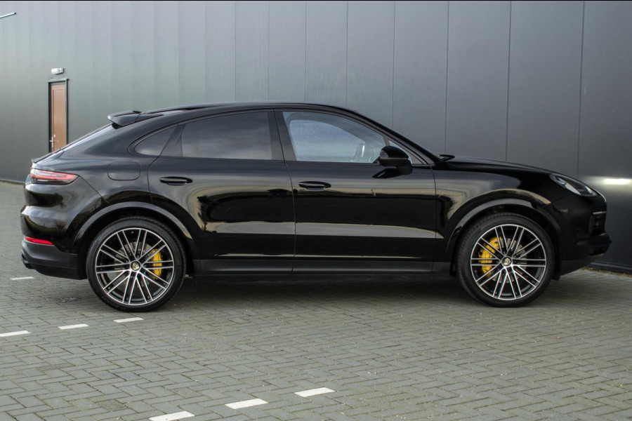 Porsche Cayenne Coupé 3.0 E-Hybrid | Pano| Luchtv. | Trekhaak | Memory | Sport Chrono