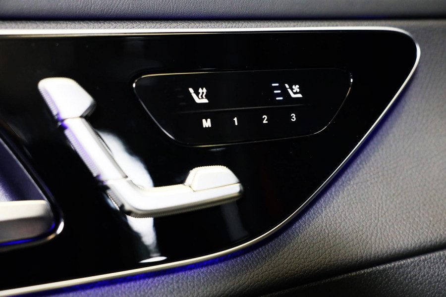 Mercedes-Benz GLC 300e 4MATIC AMG 63 Look / Head Up / Memory / 360 Camera / Acc / Lane Assist / Dode Hoek / Open Pano / Led