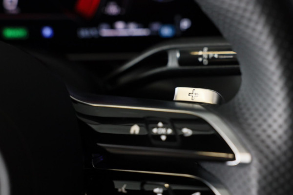 Mercedes-Benz GLC 300e 4MATIC AMG 63 Look / Head Up / Memory / 360 Camera / Acc / Lane Assist / Dode Hoek / Open Pano / Led