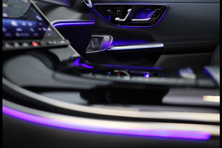 Mercedes-Benz GLC 300e 4MATIC AMG 63 Look / Head Up / Memory / 360 Camera / Acc / Lane Assist / Dode Hoek / Open Pano / Led