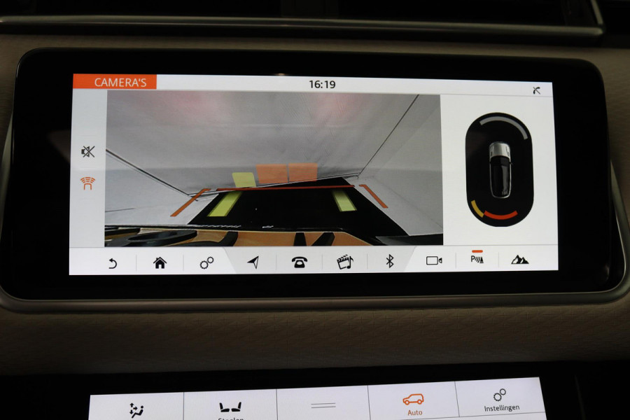 Land Rover Range Rover Velar P300 R-Dynamic S (PANORAMADAK, CARPLAY, STOELVERWARMING, CAMERA, 1e EIGENAAR, DEALER ONDERHOUDEN)