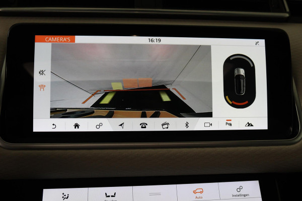 Land Rover Range Rover Velar P300 R-Dynamic S (PANORAMADAK, CARPLAY, STOELVERWARMING, CAMERA, 1e EIGENAAR, DEALER ONDERHOUDEN)