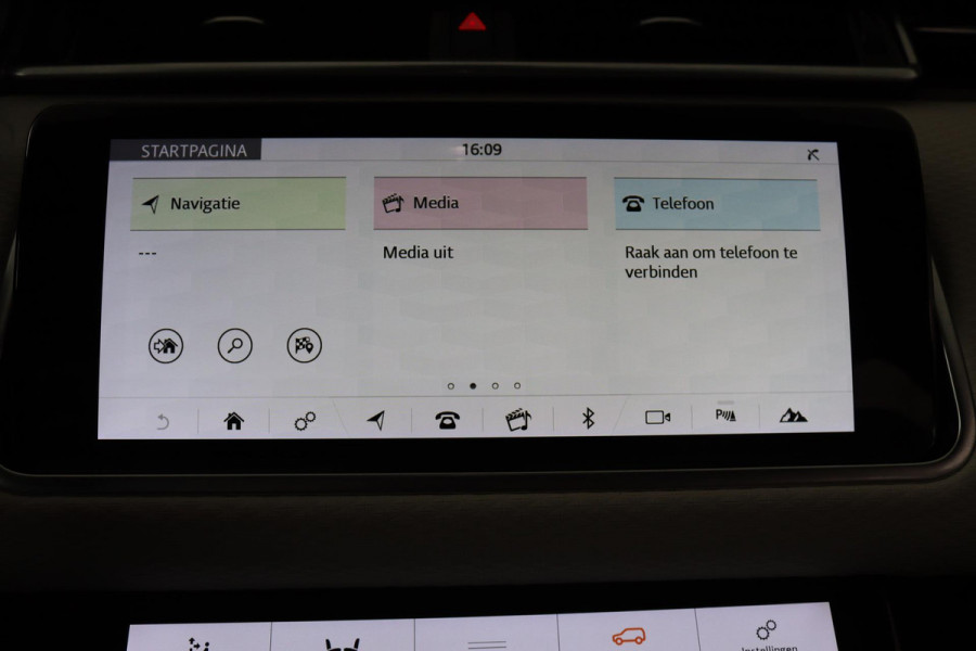Land Rover Range Rover Velar P300 R-Dynamic S (PANORAMADAK, CARPLAY, STOELVERWARMING, CAMERA, 1e EIGENAAR, DEALER ONDERHOUDEN)