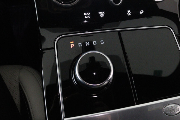 Land Rover Range Rover Velar P300 R-Dynamic S (PANORAMADAK, CARPLAY, STOELVERWARMING, CAMERA, 1e EIGENAAR, DEALER ONDERHOUDEN)