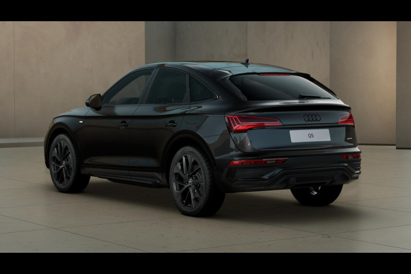 Audi Q5 Sportback S edition Competition 50 TFSI e 220 kW / 299 PK SU panoramadak, assitentiepakket tour&parking, B&O soundsysteem, luchtvering, leder/alcantara interieur, optiekpakket zwart plus, rode stiksels interieur