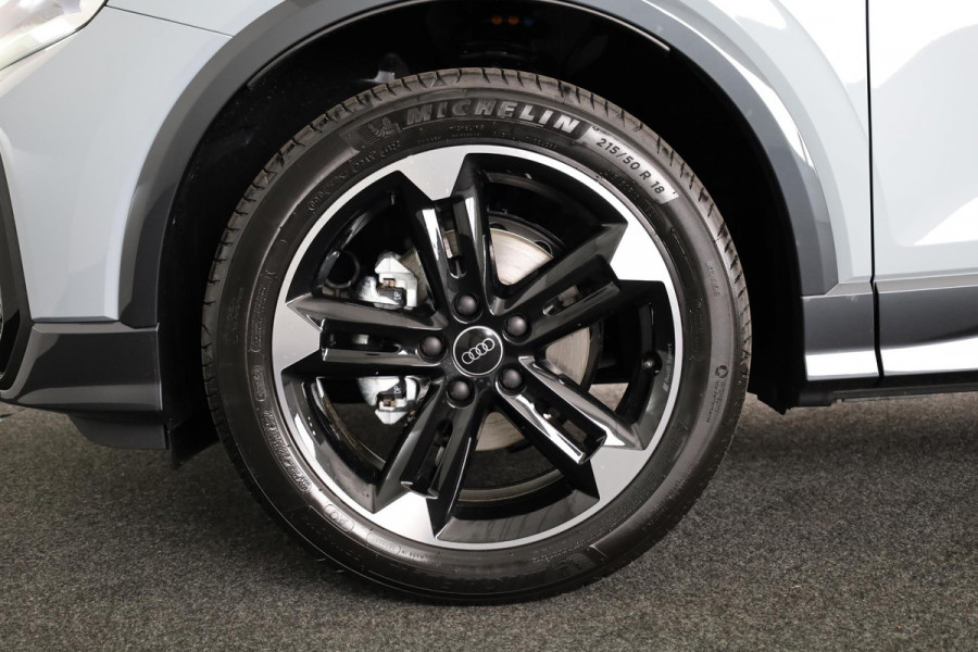 Audi Q2 S edition 35 TFSI 110 kW / 150 pk Hatchback 7 vers stoelverwarming, optiek pakket zwart plus, Audi soundsysteem