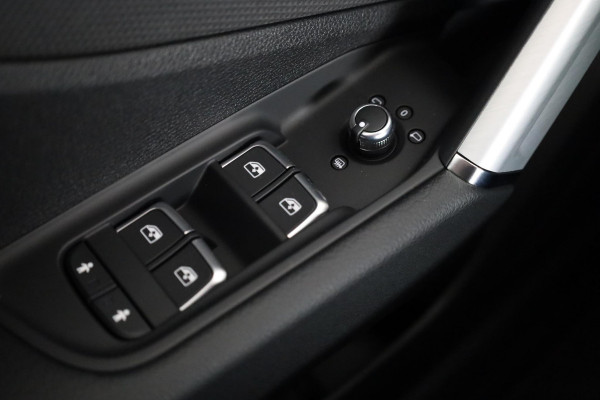 Audi Q2 S edition 35 TFSI 110 kW / 150 pk Hatchback 7 vers stoelverwarming, optiek pakket zwart plus, Audi soundsysteem