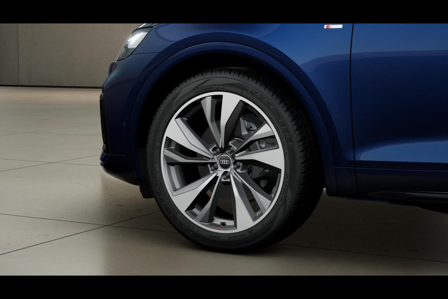 Audi Q5 S edition Competition 50 TFSI e 220 kW / 299 PK SU adaptive air suspension, panoramadak, assistentie pakket tour & parking