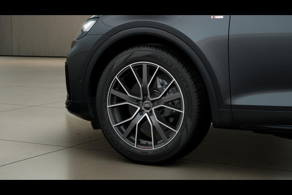 Audi Q5 S edition Competition 50 TFSI e 220 kW / 299 PK SU panoramadak, assistentie pakket parking, leder/alcantara interieur