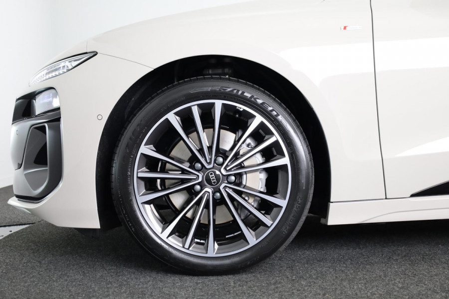 Audi A6 Avant Advanced edition e-tron 270kW/367pk 100kWh Avant E Tech Plus pakket, leder interieur, optiek pakket zwart-glanzend, privacy glass