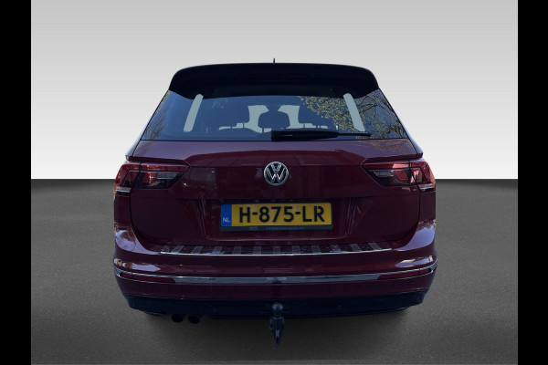 Volkswagen Tiguan 1.4 TSI ACT Highline Business R | automaat | trekhaak | nieuwe allseason banden