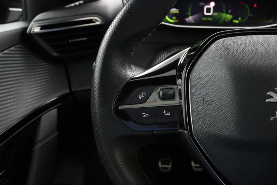 Peugeot 208 1.2 PureTech GT-Line*ACC*PANO*CARPLAY*ECC*LED*