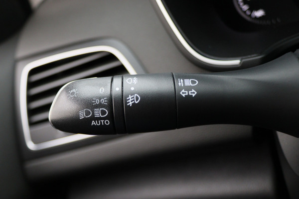 Renault MEGANE Estate 1.3 TCe Zen Apple Carplay, LED, Climate, Navigatie, Cruise, DAB, Trekhaak