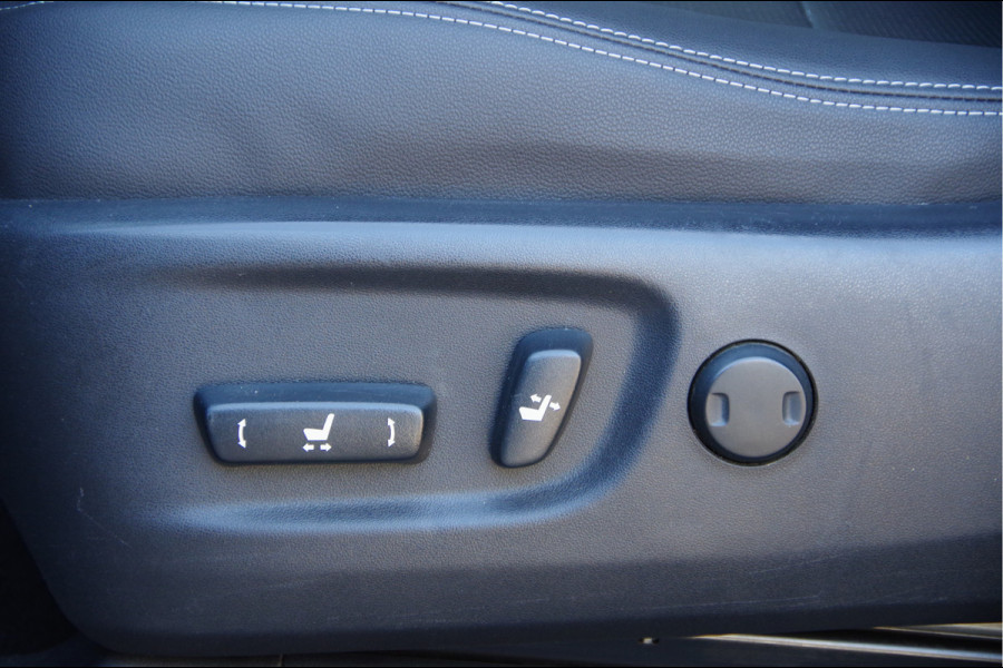 Toyota Land Cruiser 2.8 D-4D-F 177PK AUT. LED, 3.5T TREKHAAK, CAMERA, NAVI, CRUISE, CLIMA, STOELVERWARMING, ELEKTR.