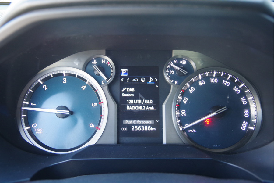 Toyota Land Cruiser 2.8 D-4D-F 177PK AUT. LED, 3.5T TREKHAAK, CAMERA, NAVI, CRUISE, CLIMA, STOELVERWARMING, ELEKTR.