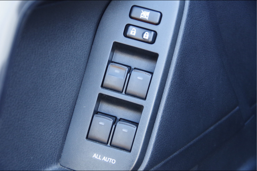 Toyota Land Cruiser 2.8 D-4D-F 177PK AUT. LED, 3.5T TREKHAAK, CAMERA, NAVI, CRUISE, CLIMA, STOELVERWARMING, ELEKTR.