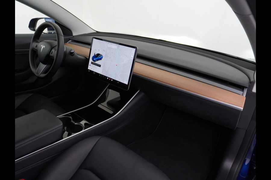 Tesla Model 3 RWD SR+ 60kWh 325PK FSD 3-Computer Lmv 19" AutoPilot Leder PanoDak Adaptive-Cruise Lmv Camera's Elektr.-Stuur+Stoelen+Spiegels+G Navi LED Comfortstoelen ACC DAB Keyless en Voorverwarmen interieur via App One-Pedal-Drive Origineel Nederlandse auto tot 11kw laden thuis! Garantie Accu tot 12-03-2028 max 160.000km 1.584kg licht!