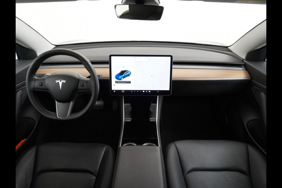 Tesla Model 3 RWD SR+ 60kWh 325PK FSD 3-Computer Lmv 19" AutoPilot Leder PanoDak Adaptive-Cruise Lmv Camera's Elektr.-Stuur+Stoelen+Spiegels+G Navi LED Comfortstoelen ACC DAB Keyless en Voorverwarmen interieur via App One-Pedal-Drive Origineel Nederlandse auto tot 11kw laden thuis! Garantie Accu tot 12-03-2028 max 160.000km 1.584kg licht!