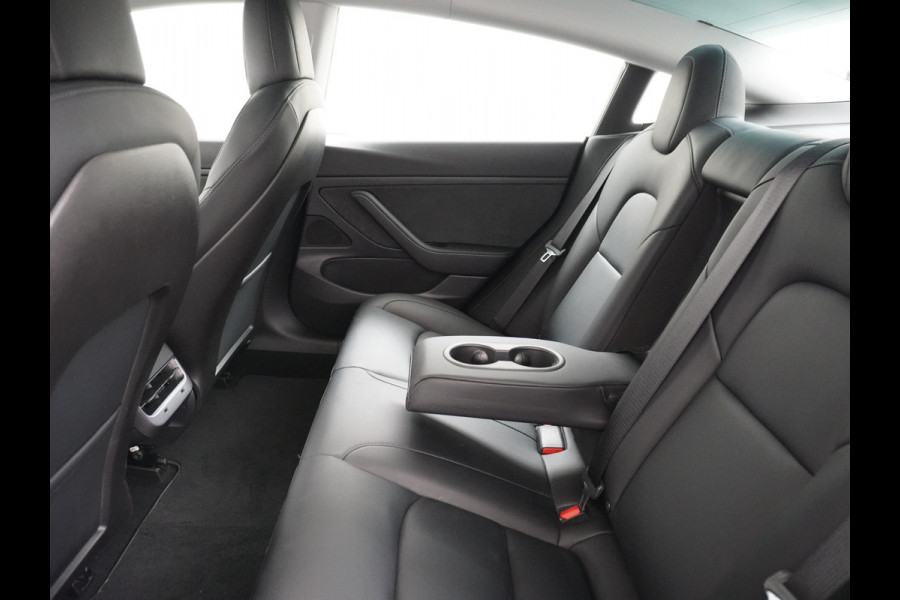 Tesla Model 3 RWD SR+ 60kWh 325PK FSD 3-Computer Lmv 19" AutoPilot Leder PanoDak Adaptive-Cruise Lmv Camera's Elektr.-Stuur+Stoelen+Spiegels+G Navi LED Comfortstoelen ACC DAB Keyless en Voorverwarmen interieur via App One-Pedal-Drive Origineel Nederlandse auto tot 11kw laden thuis! Garantie Accu tot 12-03-2028 max 160.000km 1.584kg licht!