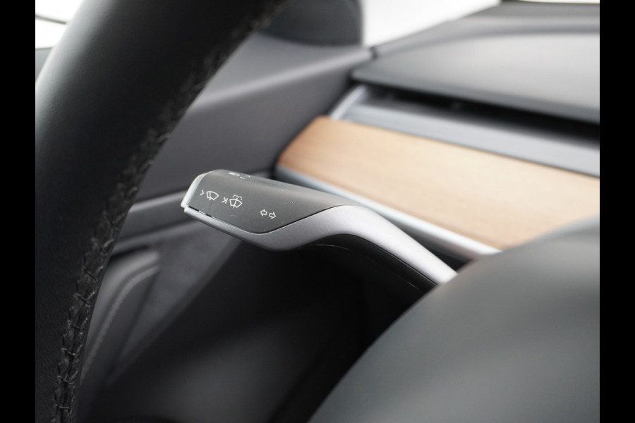 Tesla Model 3 RWD SR+ 60kWh 325PK FSD 3-Computer Lmv 19" AutoPilot Leder PanoDak Adaptive-Cruise Lmv Camera's Elektr.-Stuur+Stoelen+Spiegels+G Navi LED Comfortstoelen ACC DAB Keyless en Voorverwarmen interieur via App One-Pedal-Drive Origineel Nederlandse auto tot 11kw laden thuis! Garantie Accu tot 12-03-2028 max 160.000km 1.584kg licht!