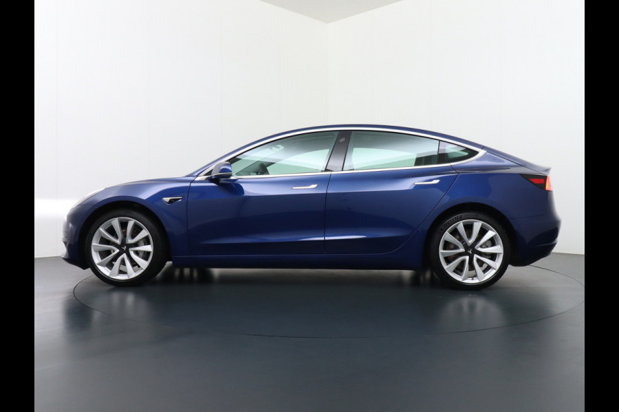 Tesla Model 3 RWD SR+ 60kWh 325PK FSD 3-Computer Lmv 19" AutoPilot Leder PanoDak Adaptive-Cruise Lmv Camera's Elektr.-Stuur+Stoelen+Spiegels+G Navi LED Comfortstoelen ACC DAB Keyless en Voorverwarmen interieur via App One-Pedal-Drive Origineel Nederlandse auto tot 11kw laden thuis! Garantie Accu tot 12-03-2028 max 160.000km 1.584kg licht!