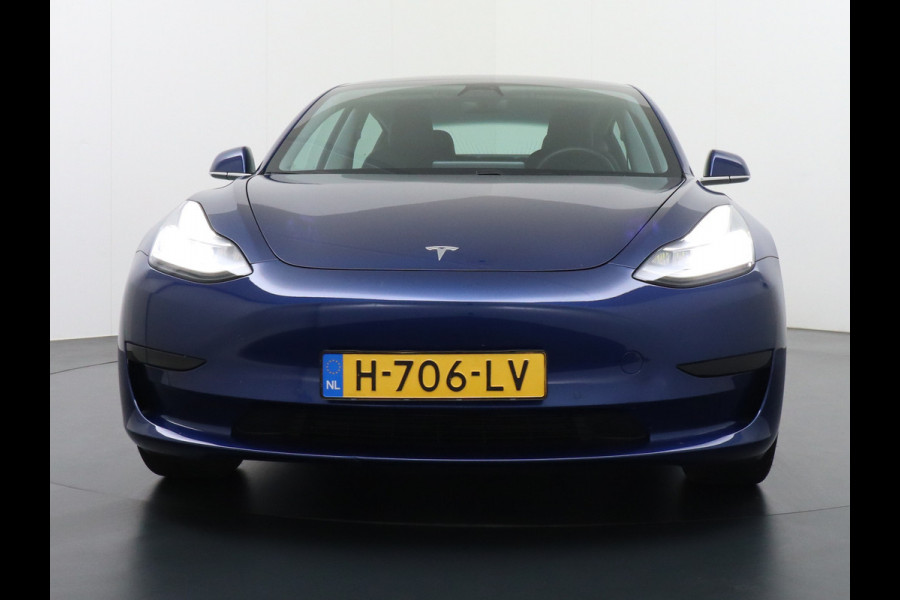 Tesla Model 3 RWD SR+ 60kWh 325PK FSD 3-Computer Lmv 19" AutoPilot Leder PanoDak Adaptive-Cruise Lmv Camera's Elektr.-Stuur+Stoelen+Spiegels+G Navi LED Comfortstoelen ACC DAB Keyless en Voorverwarmen interieur via App One-Pedal-Drive Origineel Nederlandse auto tot 11kw laden thuis! Garantie Accu tot 12-03-2028 max 160.000km 1.584kg licht!