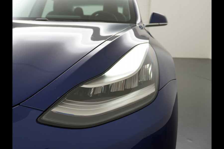 Tesla Model 3 RWD SR+ 60kWh 325PK FSD 3-Computer Lmv 19" AutoPilot Leder PanoDak Adaptive-Cruise Lmv Camera's Elektr.-Stuur+Stoelen+Spiegels+G Navi LED Comfortstoelen ACC DAB Keyless en Voorverwarmen interieur via App One-Pedal-Drive Origineel Nederlandse auto tot 11kw laden thuis! Garantie Accu tot 12-03-2028 max 160.000km 1.584kg licht!
