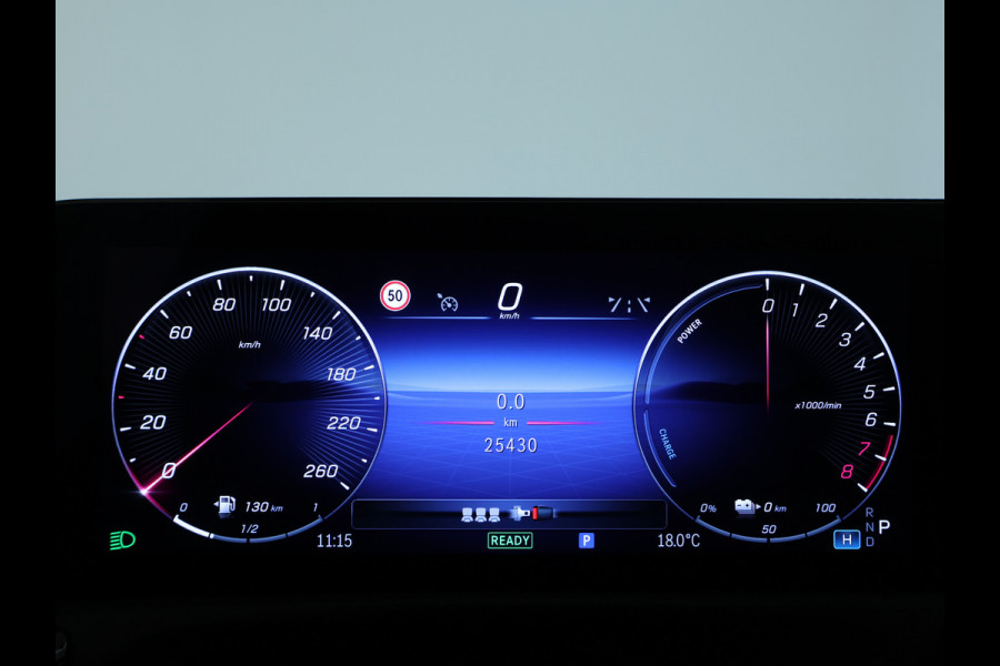 Mercedes-Benz CLA-Klasse Shooting Brake 250 e AMG Face Lift Plug-In Hybride | AMG Line Premium | Night Pakket | Panorama Schuif-Kanteldak | 11 kw Laden | Stuur en Stoelverwarmig | Inclusief 24 maanden MB Certified garantie voor Europa.