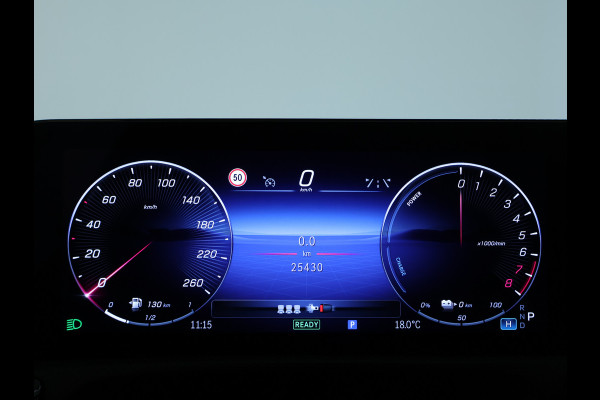 Mercedes-Benz CLA-Klasse Shooting Brake 250 e AMG Face Lift Plug-In Hybride | AMG Line Premium | Night Pakket | Panorama Schuif-Kanteldak | 11 kw Laden | Stuur en Stoelverwarmig | Inclusief 24 maanden MB Certified garantie voor Europa.