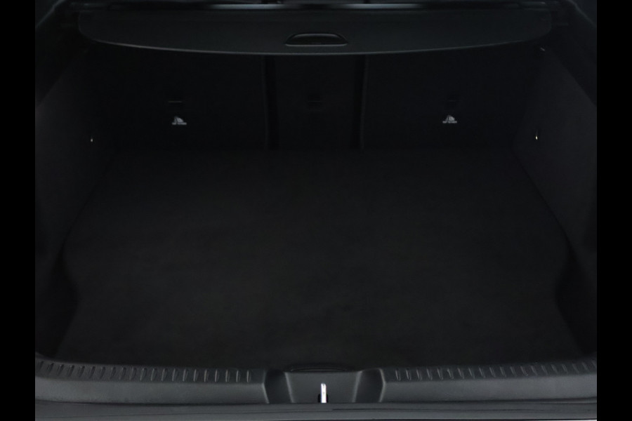 Mercedes-Benz CLA-Klasse Shooting Brake 250 e AMG Face Lift Plug-In Hybride | AMG Line Premium | Night Pakket | Panorama Schuif-Kanteldak | 11 kw Laden | Stuur en Stoelverwarmig | Inclusief 24 maanden MB Certified garantie voor Europa.