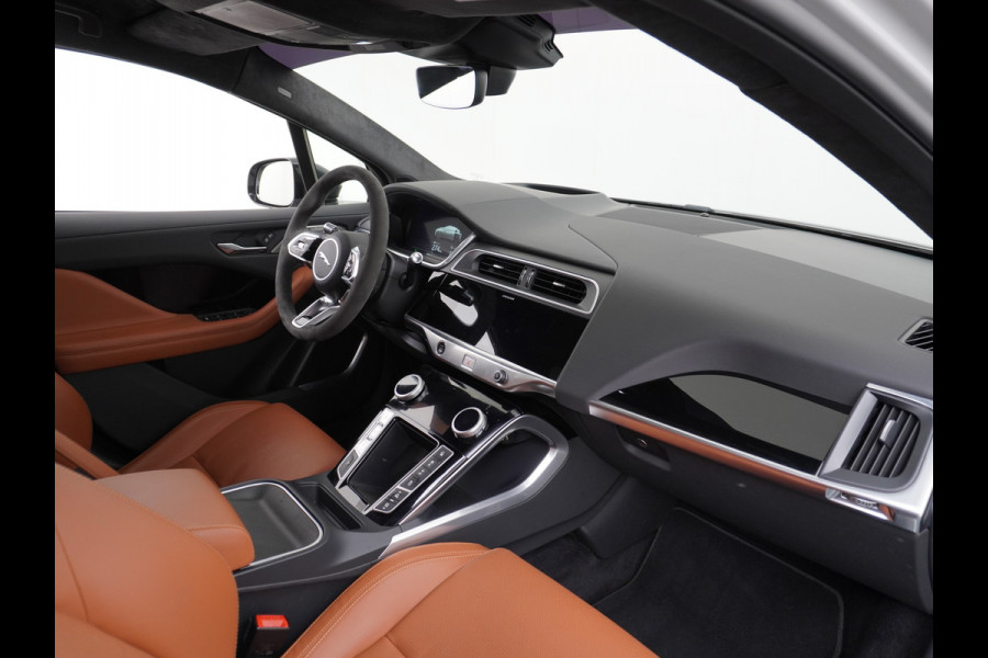 Jaguar I-PACE EV400 PK First HSE Pano-Dak Matrix LED Luchtvering €108K-nieuw! Lmv 22" Alcantara Stuur Leder-KuipStoelen+Ventilatie+Geheugen Ap Meridian™ Surround 825Watt Dual-Ecc achter ! Driver-Assistance-Pack AEB DodehoekDetector ASR Hill-Hold Roll-Stability Control Verkeersborddetectie vermoeidheidsherkenning Uitparke Orig. NLse auto 4,8sec 0-100 Snelladen tot 104kw DC 696Nm koppel ! 90kwh accu !