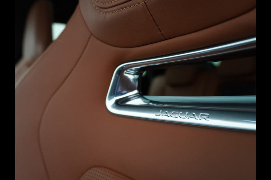 Jaguar I-PACE EV400 PK First HSE Pano-Dak Matrix LED Luchtvering €108K-nieuw! Lmv 22" Alcantara Stuur Leder-KuipStoelen+Ventilatie+Geheugen Ap Meridian™ Surround 825Watt Dual-Ecc achter ! Driver-Assistance-Pack AEB DodehoekDetector ASR Hill-Hold Roll-Stability Control Verkeersborddetectie vermoeidheidsherkenning Uitparke Orig. NLse auto 4,8sec 0-100 Snelladen tot 104kw DC 696Nm koppel ! 90kwh accu !