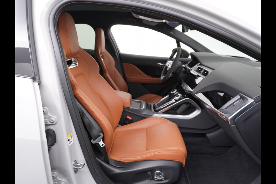 Jaguar I-PACE EV400 PK First HSE Pano-Dak Matrix LED Luchtvering €108K-nieuw! Lmv 22" Alcantara Stuur Leder-KuipStoelen+Ventilatie+Geheugen Ap Meridian™ Surround 825Watt Dual-Ecc achter ! Driver-Assistance-Pack AEB DodehoekDetector ASR Hill-Hold Roll-Stability Control Verkeersborddetectie vermoeidheidsherkenning Uitparke Orig. NLse auto 4,8sec 0-100 Snelladen tot 104kw DC 696Nm koppel ! 90kwh accu !