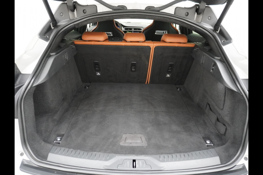 Jaguar I-PACE EV400 PK First HSE Pano-Dak Matrix LED Luchtvering €108K-nieuw! Lmv 22" Alcantara Stuur Leder-KuipStoelen+Ventilatie+Geheugen Ap Meridian™ Surround 825Watt Dual-Ecc achter ! Driver-Assistance-Pack AEB DodehoekDetector ASR Hill-Hold Roll-Stability Control Verkeersborddetectie vermoeidheidsherkenning Uitparke Orig. NLse auto 4,8sec 0-100 Snelladen tot 104kw DC 696Nm koppel ! 90kwh accu !
