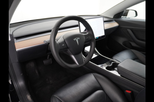 Tesla Model 3 RWD SR+ 60kWh 325PK FSD 3-Computer Lmv 18" AutoPilot Leder PanoDak Adaptive-Cruise Lmv Camera's Elektr.-Stuur+Stoelen+Spiegels+G Navi LED Comfortstoelen ACC DAB Keyless en Voorverwarmen interieur via App One-Pedal-Drive Origineel Nederlandse auto tot 11kw laden thuis! Garantie Accu tot 18-03-2028 max 160.000km 1.584kg licht!