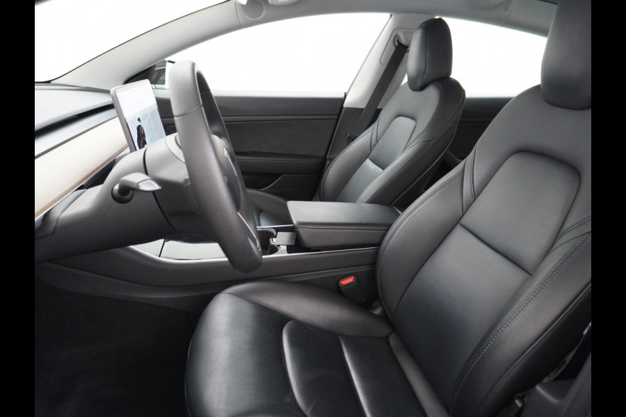 Tesla Model 3 RWD SR+ 60kWh 325PK FSD 3-Computer Lmv 18" AutoPilot Leder PanoDak Adaptive-Cruise Lmv Camera's Elektr.-Stuur+Stoelen+Spiegels+G Navi LED Comfortstoelen ACC DAB Keyless en Voorverwarmen interieur via App One-Pedal-Drive Origineel Nederlandse auto tot 11kw laden thuis! Garantie Accu tot 18-03-2028 max 160.000km 1.584kg licht!